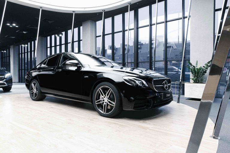 Luxury Car Rental in UAE: Explore the Emirates Through Cultural Road Trips Luxury Car Rental in UAE: Explore the Emirates Through Cultural Road Trips