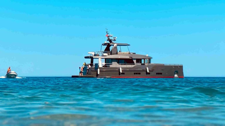 Top Reasons To Book A Yacht Dubai For Your Next Vacation